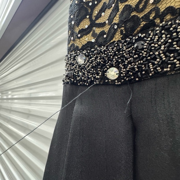 Rimini Couture Black & Gold Lace Open Back Evening Gown – Size 4 - Picture 6 of 12